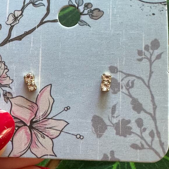 BOGO FREE TINY POST CRYSTALS EARRINGS (second hole?) - Picture 4 of 6